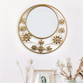 Close-up of petal-shaped wire frame on CHONKO mirror